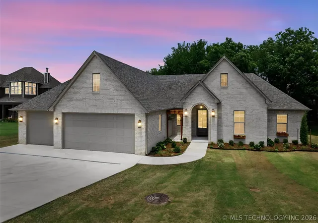 Homes for sale in Skiatook, OK | 606 S Tallchief Ave, Skiatook, OK 74070 | MLS# 2621575