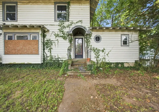 Photo 3 of Single family home for sale at 124 East 2nd, Stroud, OK 74079 | MLS# 2621648 | Listing updated on 2026-08-20