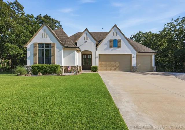 Homes for sale in Bartlesville, OK | 1241 Southcliff Dr, Bartlesville, OK 74003 | MLS# 2621547