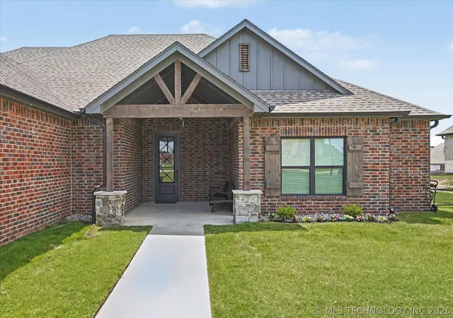 Homes for sale in Broken Arrow, OK | 11410 S 212Th East Ave, Broken Arrow, OK 74014 | MLS# 2621477