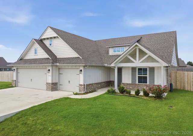 Photo 2 of Single family home for sale at 15454 S 36th Eastavenue, Bixby, OK 74008 | MLS# 2620595 | Listing updated on 2026-08-21