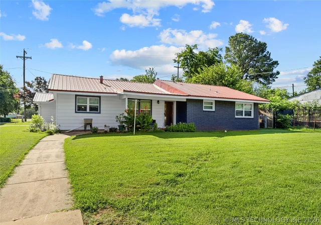 1st image of 604 Sw 3rd St, Checotah, OK 74426 | MLS# 2621735