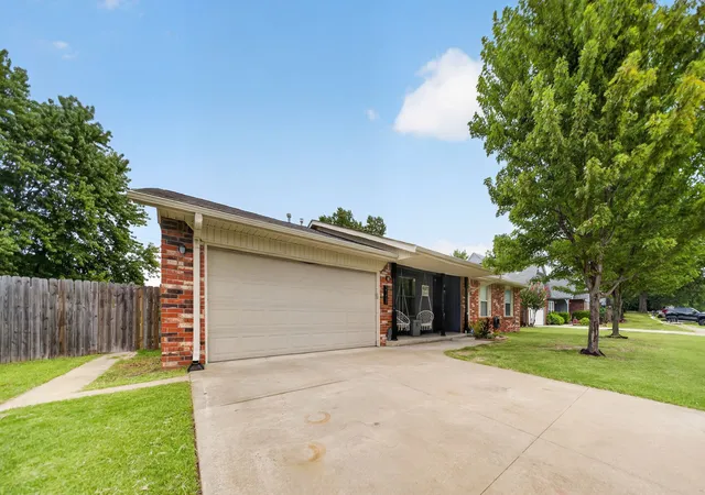 2nd image of 3108 W Broadway St, Broken Arrow, OK 74012 | MLS# 2621545