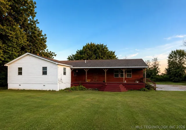 2nd image of 233 S Curtis St, Nowata, OK 74048 | MLS# 2621142
