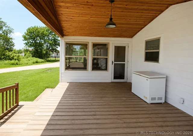 5th image of 233 S Curtis St, Nowata, OK 74048 | MLS# 2621142