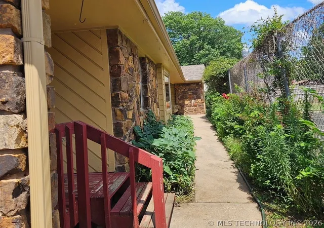 Homes for sale in Bartlesville, OK | 2423 Chapel Hill, Bartlesville, OK 74006 | MLS# 2621806