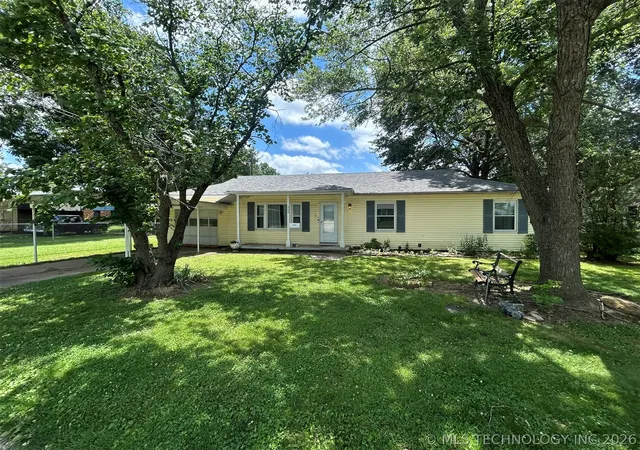 Homes for sale in Pryor, OK | 904 Se 2nd St, Pryor, OK 74361 | MLS# 2621804
