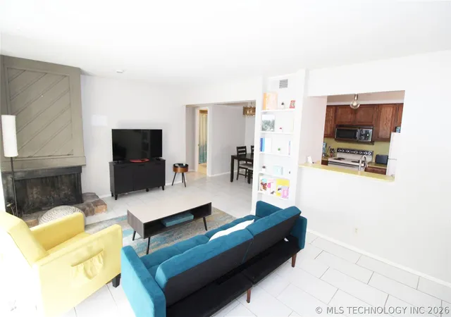 2nd image of 7455 S Yale Ave #238, Tulsa, OK 74136 | MLS# 2621637