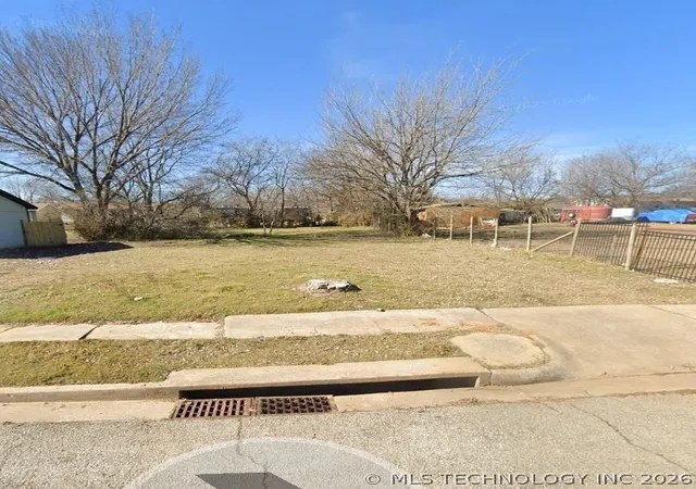 Land for sale at 6370 N Cheyenne Ave W, Tulsa, OK 74126 | MLS# 2621826