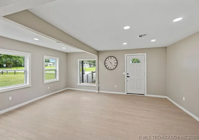 Photo 3 of Single family home for sale at 1011 N State St, Wagoner, OK 74467 | MLS# 2621822 | Listing updated on 2026-08-28