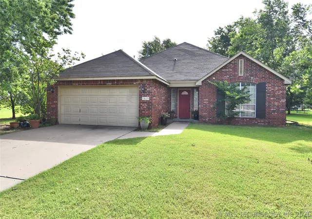Homes for sale in Tulsa, OK | 1635 N Greenwood Pl, Tulsa, OK 74106 | MLS# 2621723
