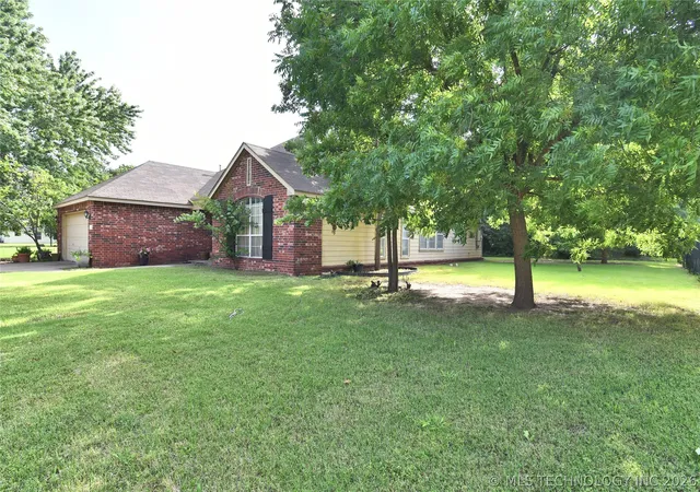 Homes for sale in Tulsa, OK | 1635 N Greenwood Pl, Tulsa, OK 74106 | MLS# 2621723