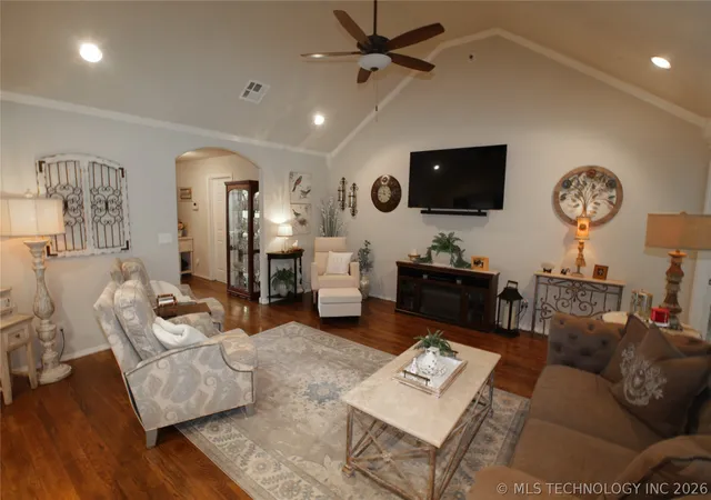 Homes for sale in Claremore, OK | 8466 Dunnwood Rd, Claremore, OK 74019 | MLS# 2621838