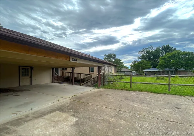 Homes for sale in Nowata, OK | 1008 W Shawnee Ave, Nowata, OK 74048 | MLS# 2621837