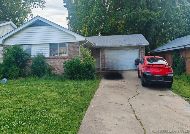 Photo 1 of Single family home for sale at 5512 N Hartford Pl, Tulsa, OK 74126 | MLS# 2621848 | Listing updated on 2026-08-24