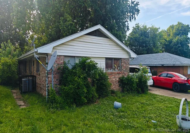 Photo 2 of Single family home for sale at 5512 N Hartford Pl, Tulsa, OK 74126 | MLS# 2621848 | Listing updated on 2026-08-24