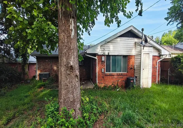 Photo 3 of Single family home for sale at 5512 N Hartford Pl, Tulsa, OK 74126 | MLS# 2621848 | Listing updated on 2026-08-24