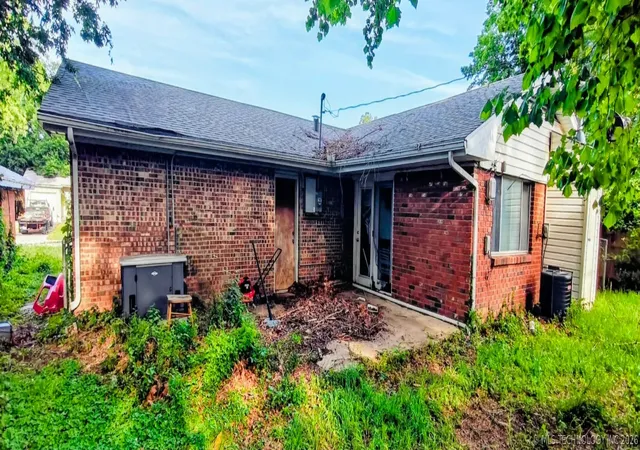 Photo 3 of Single family home for sale at 5512 N Hartford Pl, Tulsa, OK 74126 | MLS# 2621848 | Listing updated on 2026-08-24