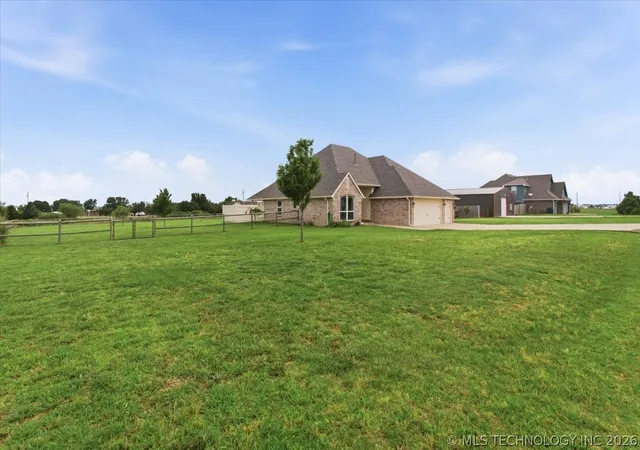 Photo 3 of Single family home for sale at 30104 Gale Ave, Inola, OK 74036 | MLS# 2621402 | Listing updated on 2026-08-20