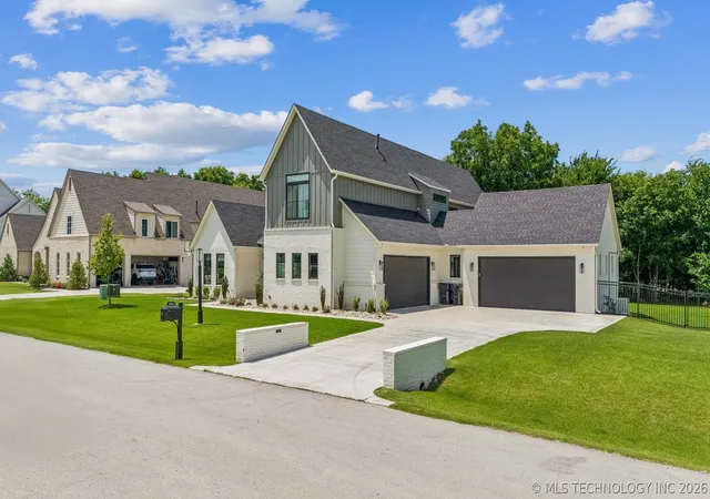 Photo 1 of Single family home for sale at 6342 N Blue Sage Dr, Owasso, OK 74055 | MLS# 2621852 | Listing updated on 2026-08-20