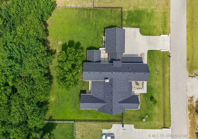 Photo 3 of Single family home for sale at 6342 N Blue Sage Dr, Owasso, OK 74055 | MLS# 2621852 | Listing updated on 2026-08-20
