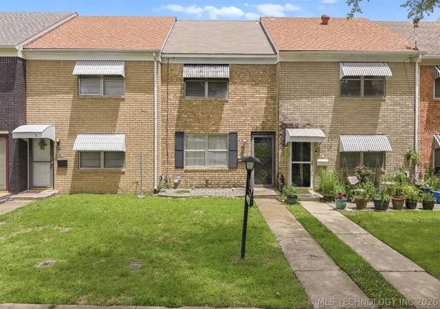 1st image of 940 Manor, Ardmore, OK 73401 | MLS# 2621861