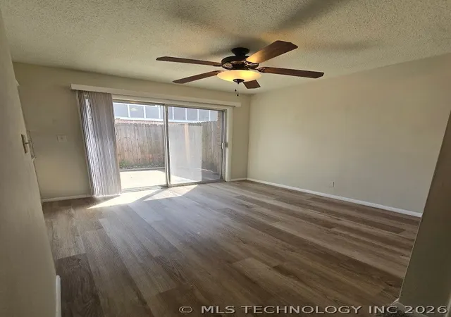 Listing Photo 4 - Condo for sale in building located at 2421 E 59th Ct, Tulsa, OK 74105 - Unit #4
