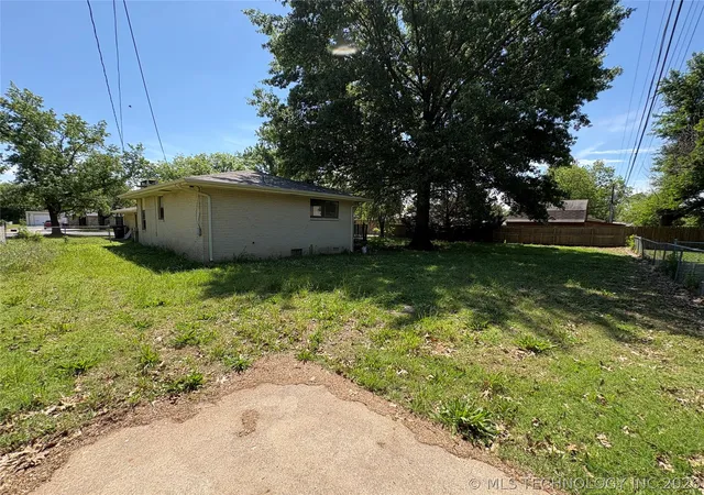 Photo 36 of Single family home for sale at 1601 Se Madison Blvd, Bartlesville, OK 74006 | MLS# 2621599 | Listing updated on 2026-07-17