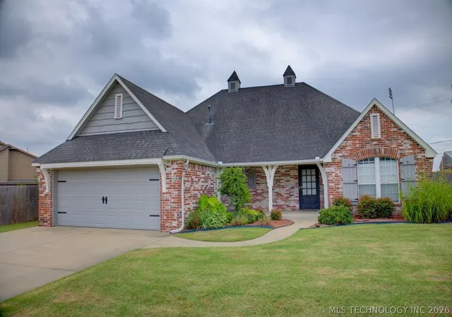 Photo 1 of Sale Pending at 13210 E 88th Street N, Owasso, OK 74055 | MLS# 2621820 | Listing updated on 2026-08-26