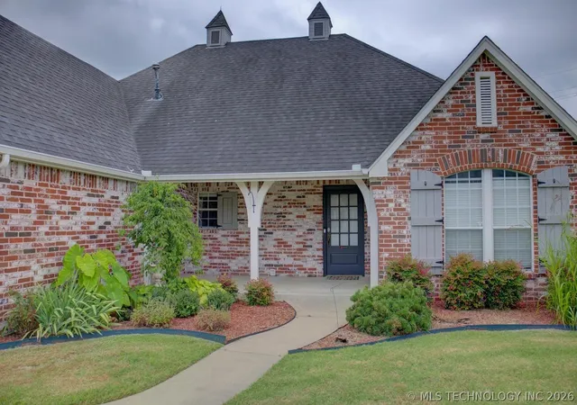 Photo 2 of Sale Pending at 13210 E 88th Street N, Owasso, OK 74055 | MLS# 2621820 | Listing updated on 2026-08-26