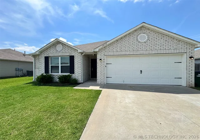 Homes for sale in Collinsville, OK | 14116 N 74th Eastavenue, Collinsville, OK 74021 | MLS# 2621769