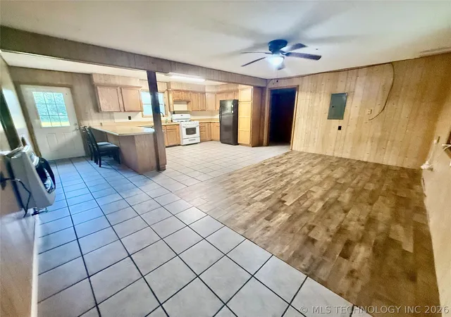 Homes for sale in Colcord, OK | 478 E Main St, Colcord, OK 74338 | MLS# 2621881
