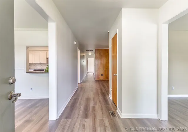 Photo 4 of Sale Pending at 5910 E 36th Street, Tulsa, OK 74135 | MLS# 2621885 | Listing updated on 2026-08-24