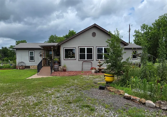 Homes for sale in Stilwell, OK | 475309 E Hwy 100 Hwy, Stilwell, OK 74960 | MLS# 2621889