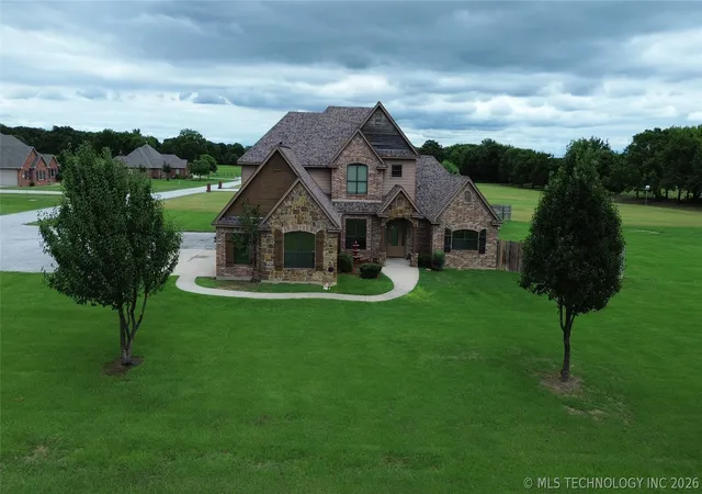 Photo 3 of Single family home for sale at 22 Covington, Ardmore, OK 73401 | MLS# 2620325 | Listing updated on 2026-08-20