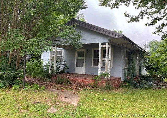 Homes for sale in Webbers Falls, OK | 103 E Commercial St, Webbers Falls, OK 74470 | MLS# 2621931