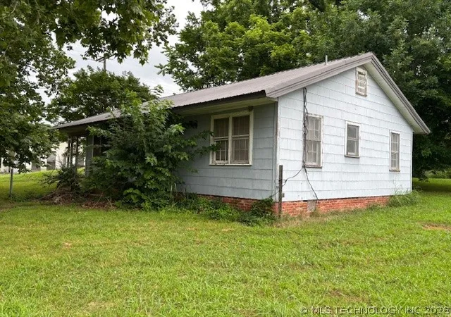 Homes for sale in Webbers Falls, OK | 103 E Commercial St, Webbers Falls, OK 74470 | MLS# 2621931