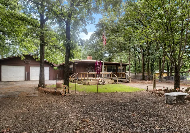 3rd image of 114581 Castaway Ct, Eufaula, OK 74432 | MLS# 2621582