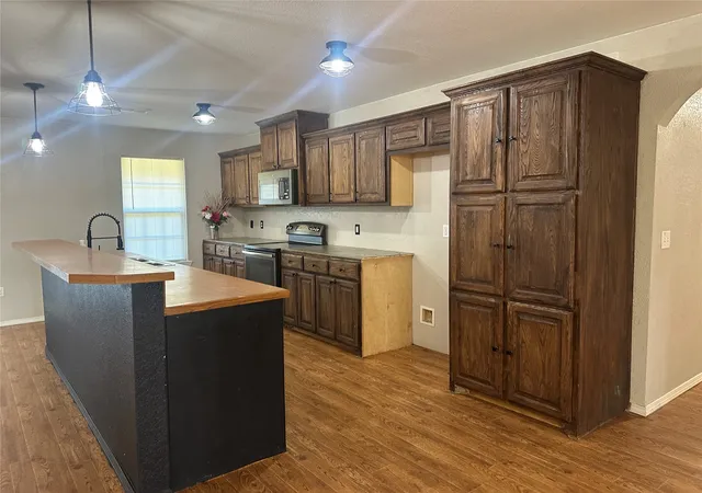 Photo 4 of Single family home for sale at 1400 Skyline Dr, Durant, OK 74701 | MLS# 2621993 | Listing updated on 2026-08-28