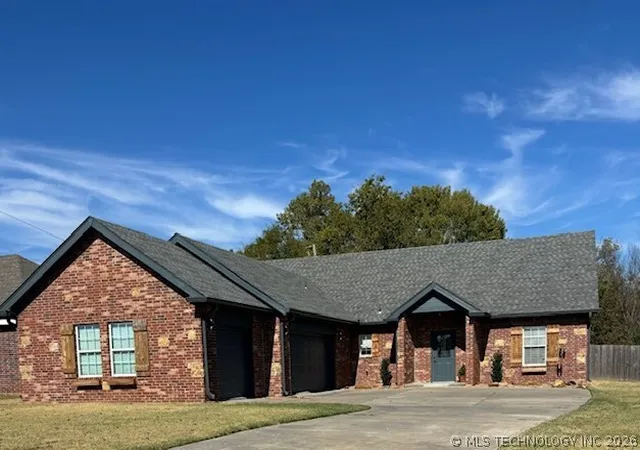 Homes for sale in Mannford, OK | 142 Elm St, Mannford, OK 74044 | MLS# 2621760