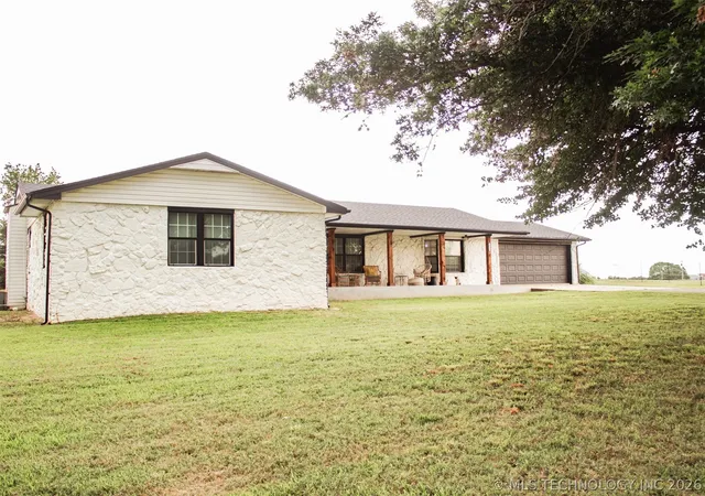 Homes for sale in Warner, OK | 12250 S Hwy 64, Warner, OK 74403 | MLS# 2622004