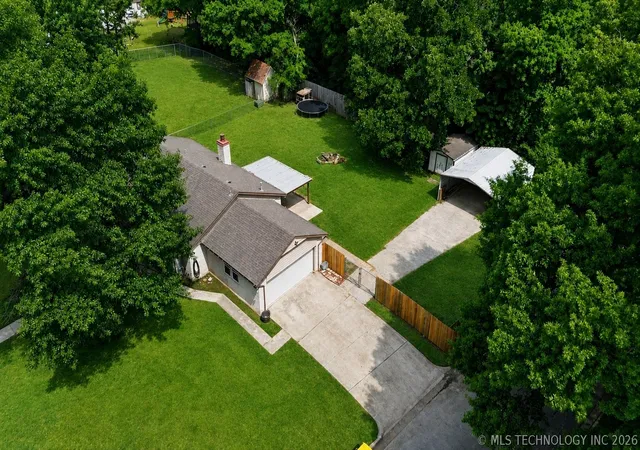 Photo 2 of Sale Pending at 3637 E 143rd Street S, Bixby, OK 74008 | MLS# 2622011 | Listing updated on 2026-08-28