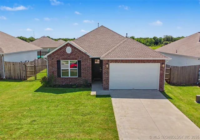 Homes for sale in Collinsville, OK | 14209 N 75th Eastavenue, Collinsville, OK 74021 | MLS# 2621876
