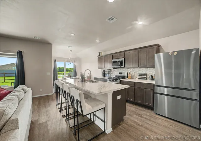 Homes for sale in Collinsville, OK | 14209 N 75Th Eastavenue, Collinsville, OK 74021 | MLS# 2621876