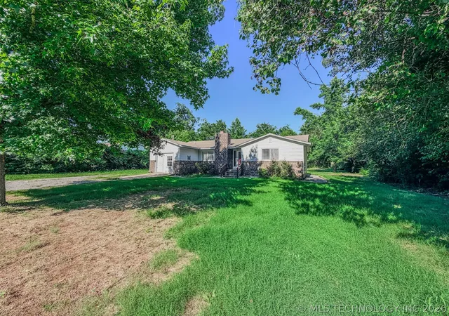 Homes for sale in Tahlequah, OK | 1111 Turpin, Tahlequah, OK 74464 | MLS# 2622080