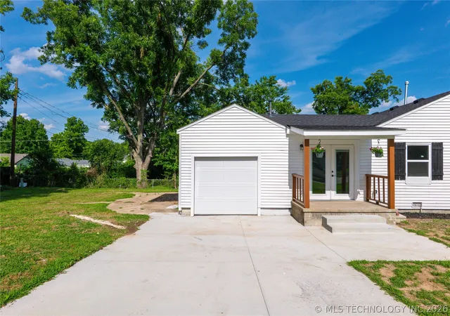 Photo 3 of Single family home for sale at 2139 W 46th Place, Tulsa, OK 74107 | MLS# 2622104 | Listing updated on 2026-08-24