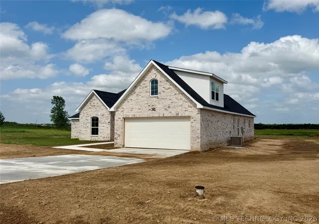 Photo 3 of Single family home for sale at 5582 S Julian Blvd, Muskogee, OK 74403 | MLS# 2621089 | Listing updated on 2026-09-25