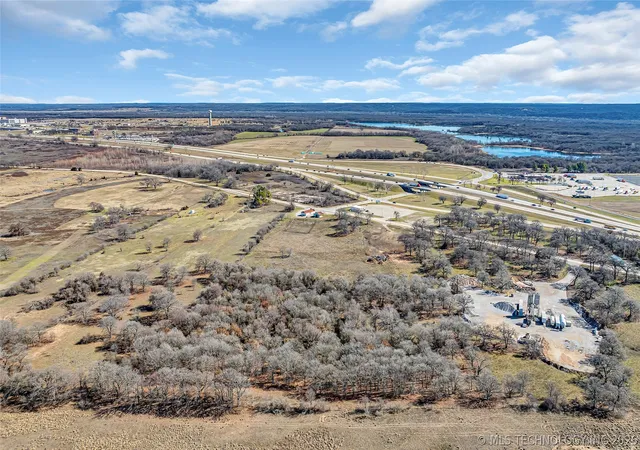Homes for sale in Thackerville, OK | 22876 Us Hwy 77, Thackerville, OK 73459 | MLS# 2622124