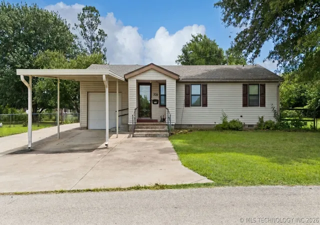 Homes for sale in Bartlesville, OK | 520 Ne Wilshire Ave, Bartlesville, OK 74006 | MLS# 2621860