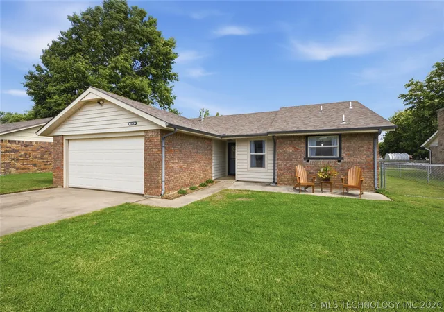 Homes for sale in Muskogee, OK | 426 Burbank St, Muskogee, OK 74403 | MLS# 2622136